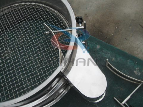 帶閘門時(shí)振動(dòng)篩 帶閘門時(shí)振動(dòng)篩